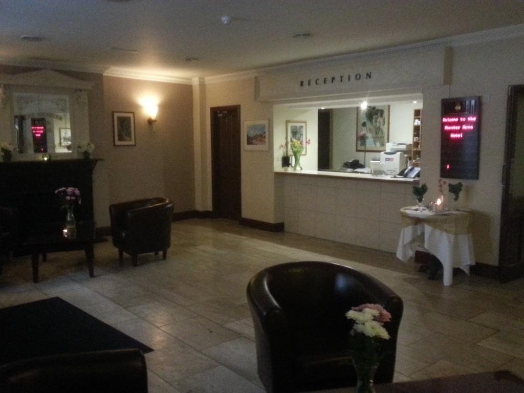 Hotel Munster Arms 2*