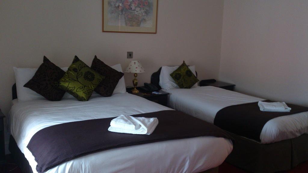 Hotel Munster Arms 2*