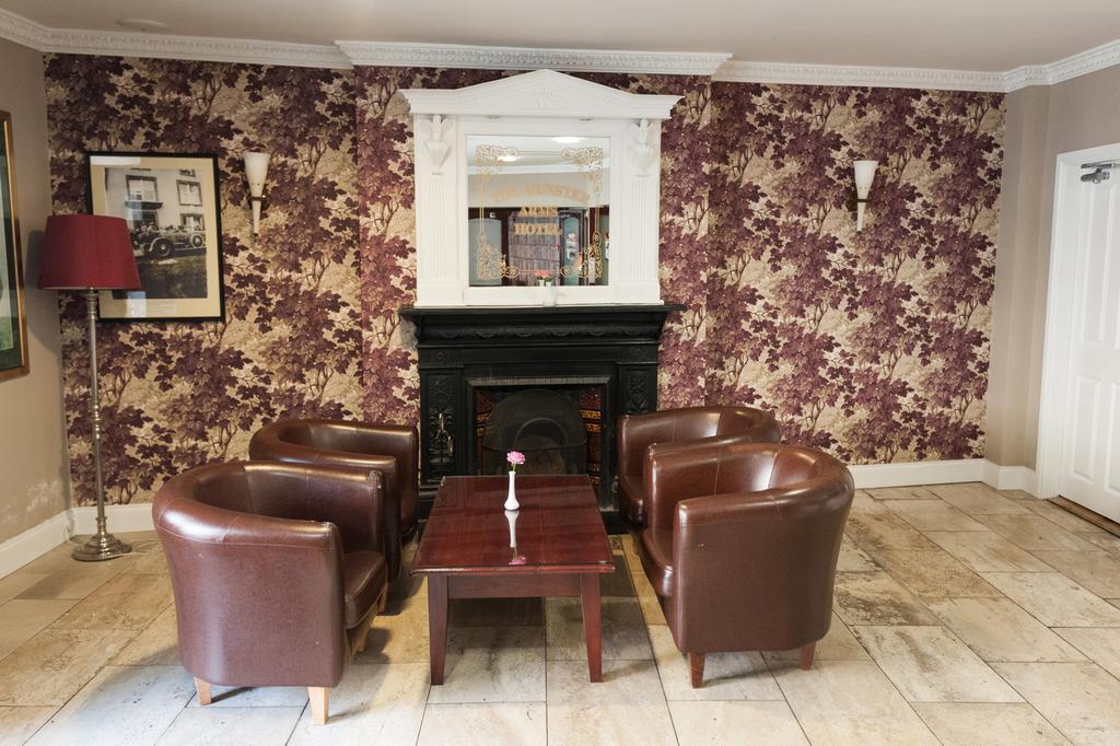 Hotel Munster Arms 2*